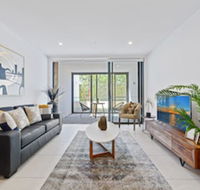 HomeHotel New  Walking to Shopping Super Clean - Getaway Accommodation