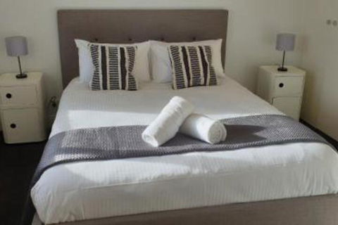 House On Garden - Getaway Accommodation 1