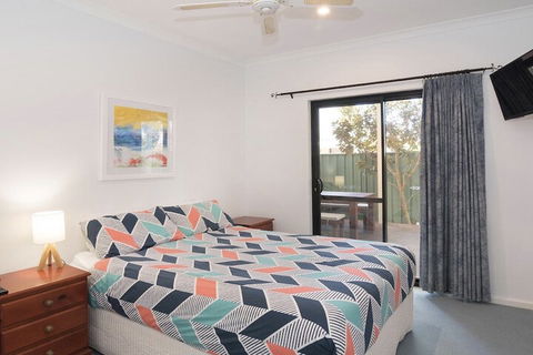 Footsteps From The Bay - Getaway Accommodation 2