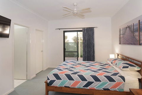 Footsteps From The Bay - Getaway Accommodation 4