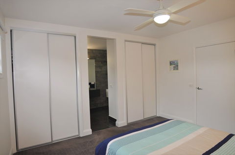 Sunnyside Surf Side - Getaway Accommodation 6