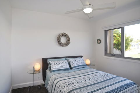Sunnyside Surf Side - Getaway Accommodation 5