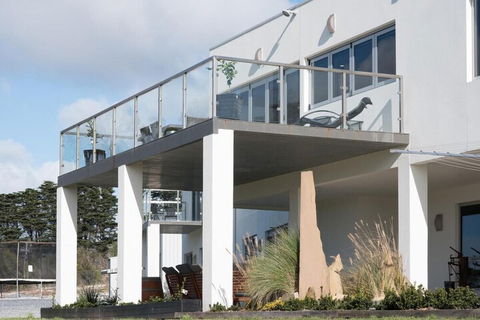 Paradise Point Tamar Valley Residence With Pool - Getaway Accommodation 6