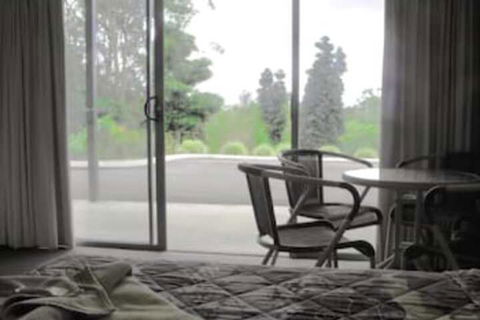 Victory Hotel Motel - Getaway Accommodation 3