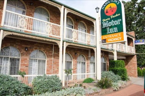Hamilton's Henry Parkes Motor Inn, Parkes - Getaway Accommodation 0