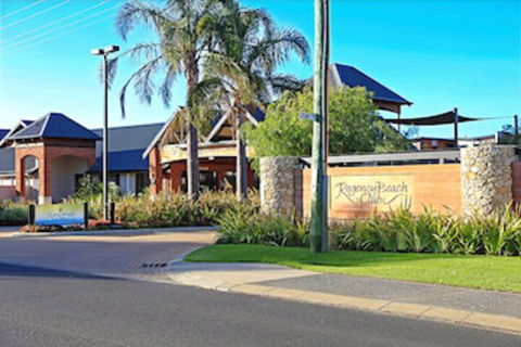 Regency Beach Club - Getaway Accommodation 0