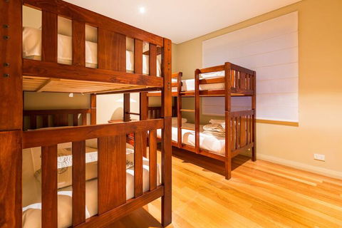 Regency Beach Club - Getaway Accommodation 7