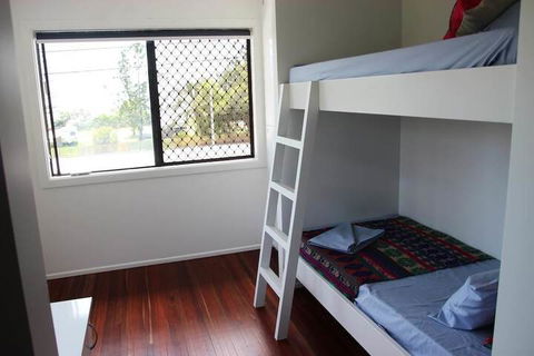 Yeppoon Beachhouse - Hostel - Getaway Accommodation 6