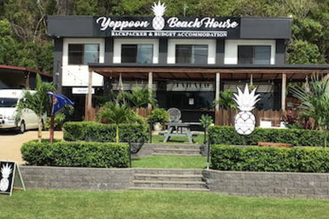Yeppoon Beachhouse - Hostel - Getaway Accommodation 0