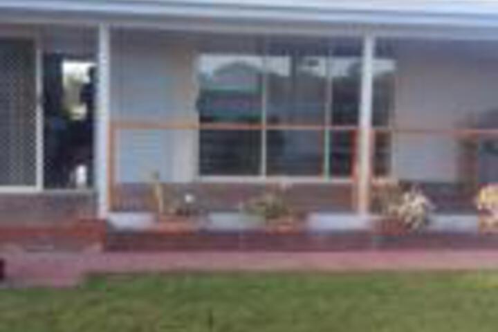 Eagle Point VIC Getaway Accommodation