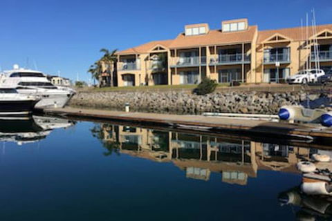 The Marina Hotel - Getaway Accommodation 0