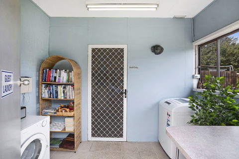 Hamilton Lakeside Motel - Getaway Accommodation 3