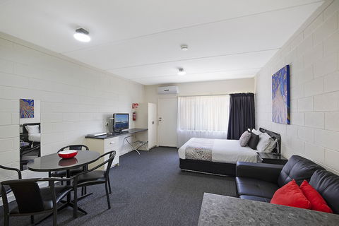 Hamilton Lakeside Motel - Getaway Accommodation 2