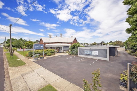 Hamilton Lakeside Motel - Getaway Accommodation 0
