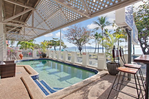 Beach House Motel - Getaway Accommodation 0