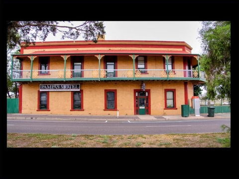 Pampas Motel - Getaway Accommodation 1