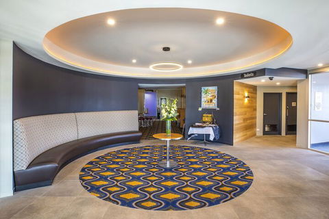 Nightcap At Carlyle Hotel - Getaway Accommodation 2