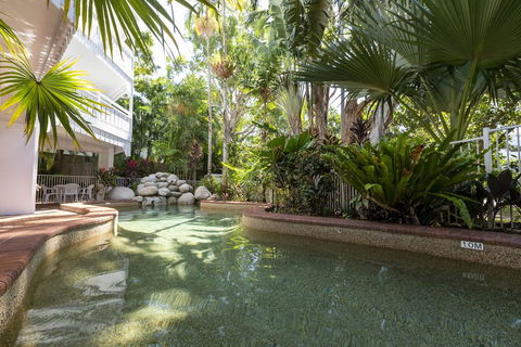 The White House Port Douglas - Getaway Accommodation 2