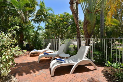The White House Port Douglas - Getaway Accommodation 4