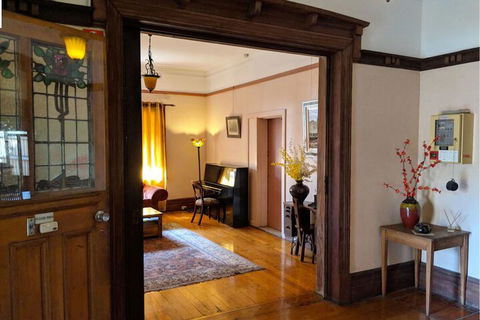 Burwood Bed And Breakfast - Getaway Accommodation 2
