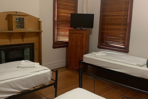 Burwood Bed And Breakfast - Getaway Accommodation 4
