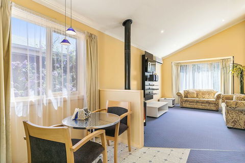 Cottages For Two - Getaway Accommodation 6