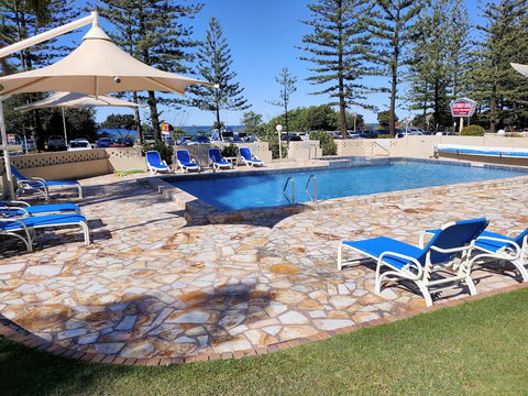 Southern Cross Beachfront Holiday Apartments - Getaway Accommodation 4