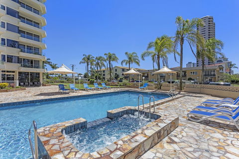 Southern Cross Beachfront Holiday Apartments - Getaway Accommodation 5