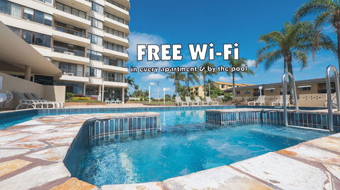 Southern Cross Beachfront Holiday Apartments - Getaway Accommodation 3