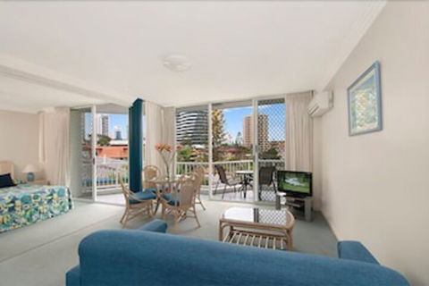 Santa Anne By The Sea - Getaway Accommodation 5