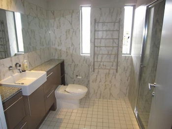 Wyndel Apartments - Harbour Watch - Getaway Accommodation 5