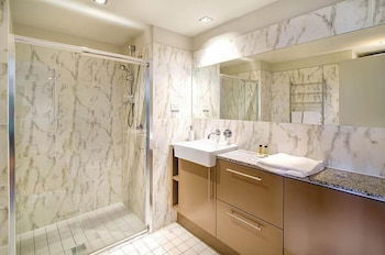 Wyndel Apartments - Harbour Watch - Getaway Accommodation 4
