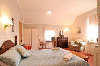 Hillview House - Getaway Accommodation 0