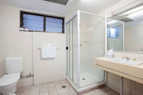 Vale Hotel - Getaway Accommodation 2