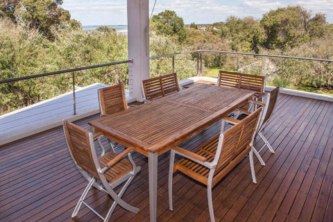 Calm Waters - Getaway Accommodation 5