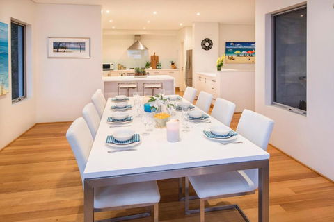 Calm Waters - Getaway Accommodation 4