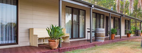 Hermitage Hideaway Homestead & Cottage - Getaway Accommodation 1