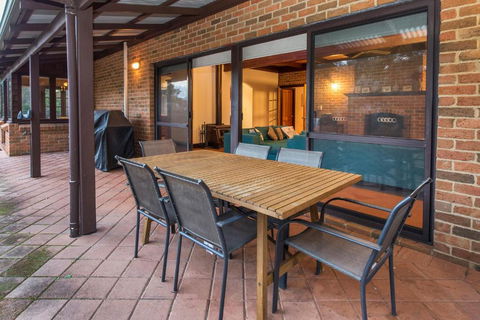 A Hidden Bush Delight - Getaway Accommodation 3