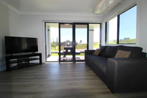 Dolphin Court 2 1 Gowing Street - Getaway Accommodation 2