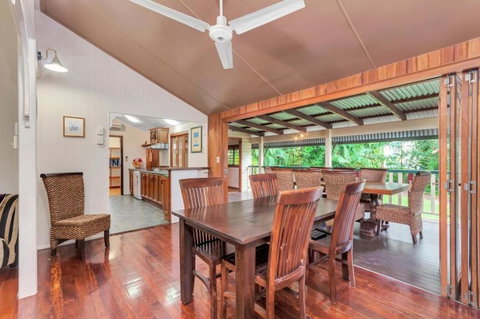 Edge Hill Holiday Home / Cairns - Getaway Accommodation 1