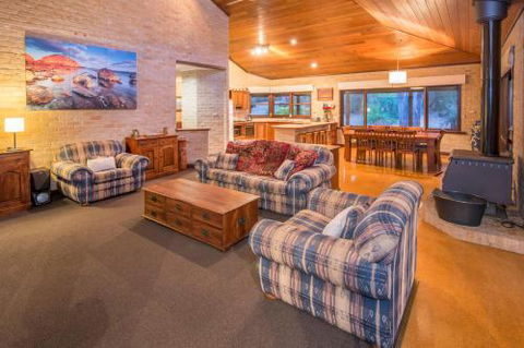Peppi Pool Delight - Getaway Accommodation 4