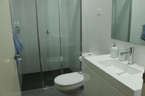 Enjoyable Holiday Home For Group Six - Getaway Accommodation 2