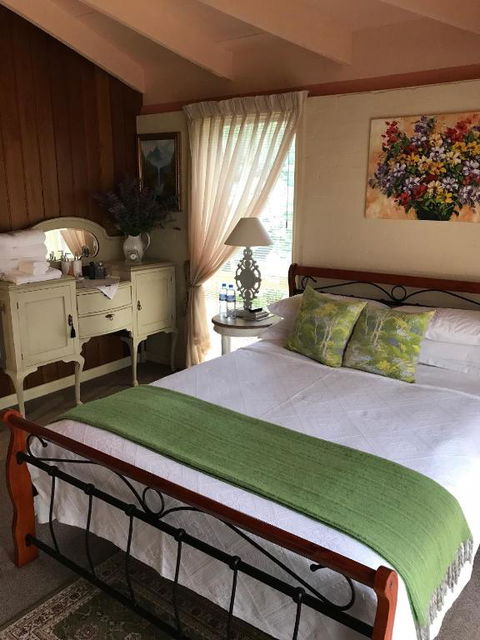 Holly Cottage - Getaway Accommodation 6