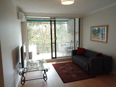Hurstville Home With A View Comfort & Style - Getaway Accommodation 6