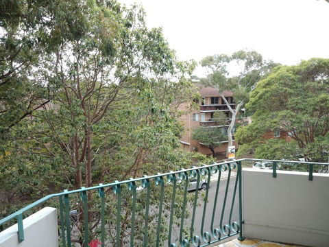 Hurstville Home With A View Comfort & Style - Getaway Accommodation 4