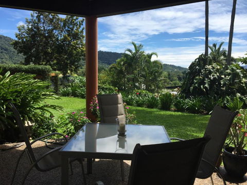 The Cyclone Shelter - Getaway Accommodation 5