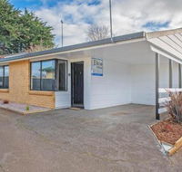 Elkie Villa 2 Bedroom Unit Burnie - Getaway Accommodation