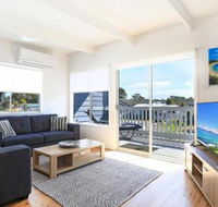 Lazy Days Beach House Jervis Bay  Pet Friendly 4 Mins Walk to Beach - Getaway Accommodation