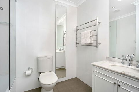 Sunny & Spacious Two Bdr Apt SPF13 - Getaway Accommodation 1