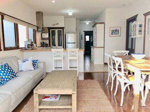 Blueys - Getaway Accommodation 5